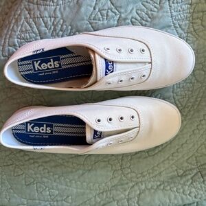 Keds Champions white canvas size 7